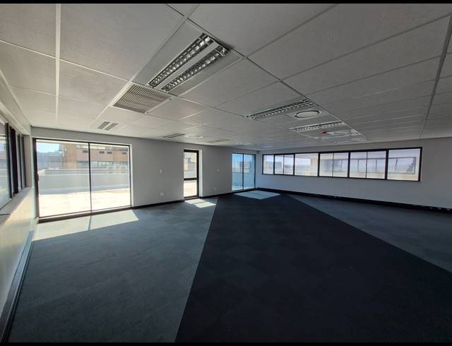 290M² OFFICE TO LET IN SANDTON CENTRAL